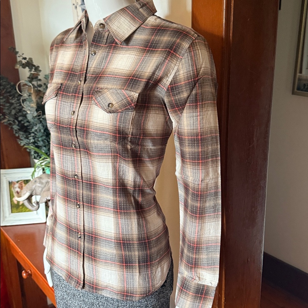 NWT northern reflections size small 100% cotton Plaid Button-Up Shirt
